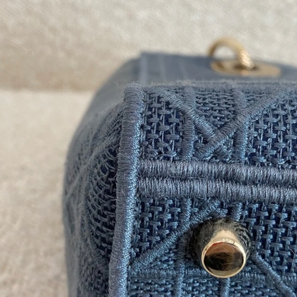 Authentic Dior Medium Lady D-Lite Bag - Picture 6 of 16
